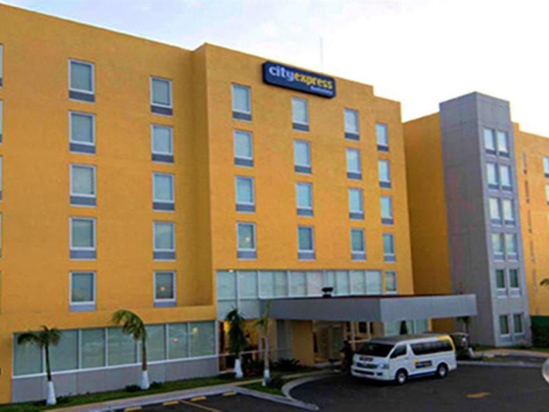 City Express Coatzacoalcos Exterior photo